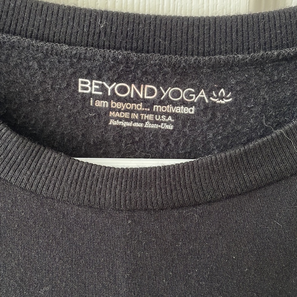 Beyond Yoga pullover - Picture 3 of 7